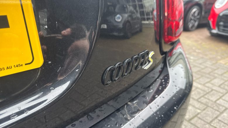 MINI Hatchback 135kW Cooper S Level 2 33kWh 3dr Auto Electric Hatchback